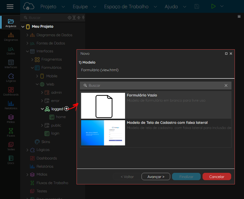 O editor de views da plataforma Cronapp, é responsável por criar um novo formulário de interface web. À esquerda do editor temos um painel que exibe a árvore de diretórios com componentes do projeto, como Diagrama de Dados, Fonte de dados, Interfaces, Lógicas, Dashboards, Relatórios e Mídias. Para criar um formulário, na árvore de arquivos, navegue até a seção Interfaces e escolha o diretório em que será criado o novo formulário. Por exemplo, o formulário pode ser criado dentro do diretório web, selecionando a pasta logged, localizada na sequência de diretórios src, main, webapp, views, logged. Ao passar o mouse sobre a pasta logged, será exibido um botão com o ícone de adição, que permite iniciar a criação de um novo formulário. Ao clicar no botão, uma janela de criação do formulário é exibida, oferecendo a opção de selecionar um modelo de formulário para a nova página. Dois modelos estão disponíveis, o Formulário Vazio e o Modelo de Tela de Cadastro com faixa lateral. Depois de selecionar o modelo, o usuário pode prosseguir clicando no botão Avançar na parte inferior da janela para continuar com a criação do novo formulário.